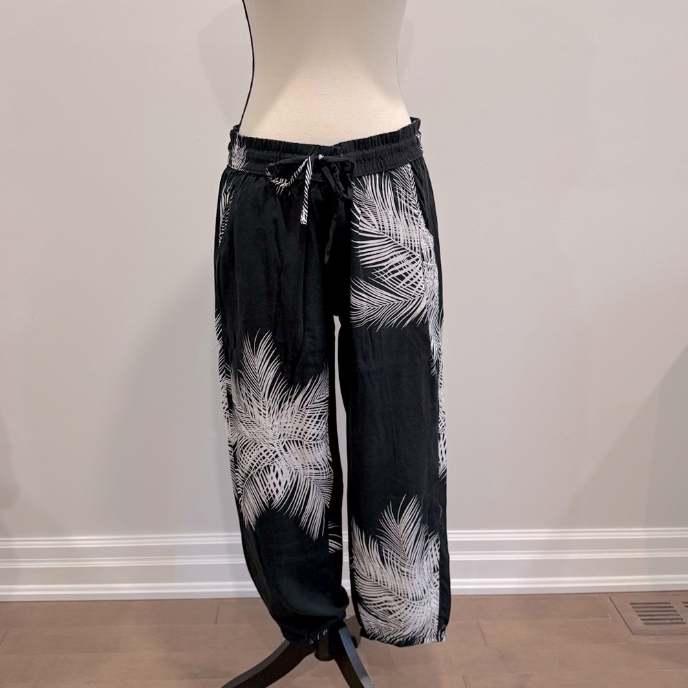 O’Neill Black Palm Leaf Lounge Pants - XL